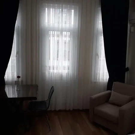 Pera Aparthotel