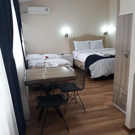 Pera Aparthotel *