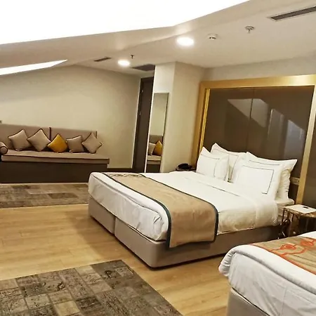 Peyk Oldcity 3*