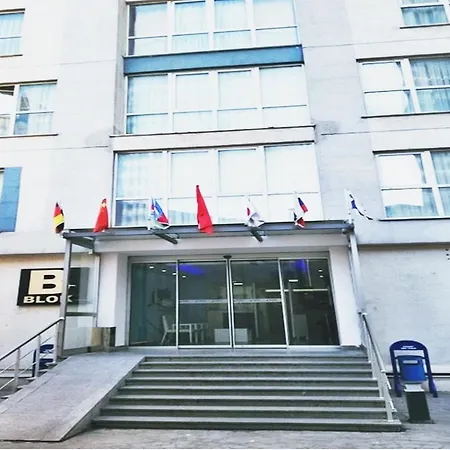 Aparthotel Red House Vip Apartmant Suites