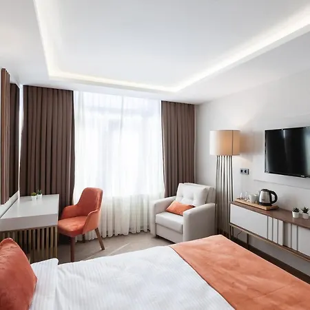 Sherry Karakoey Hotel 2*