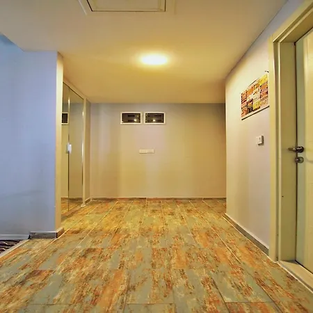 Red House Vip Apartmant Suites Aparthotel