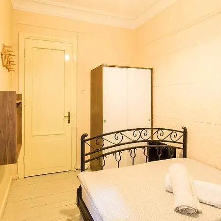 Hostel Levanten *