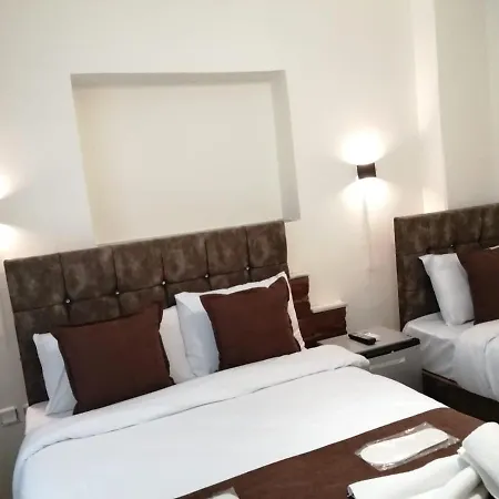 Dos Hermanos Hotel