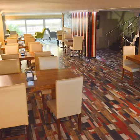 Hotel Comfort Downtown 4*