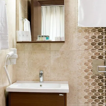 Four Sides Sisli Hotel 4*