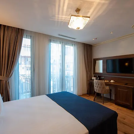 Hotel Nova Plaza Pera 4*