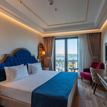 Nova Plaza Pera Hotel 4*