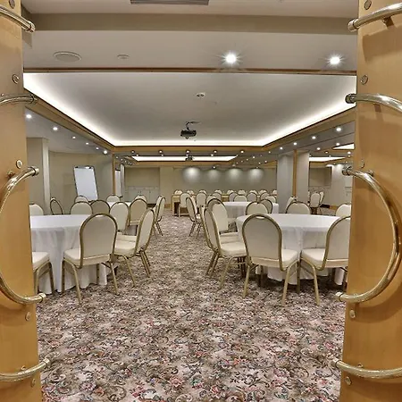 Otel Queen & İstanbul