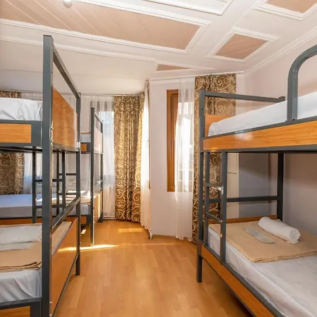 Taksim Wooden House Hostel *