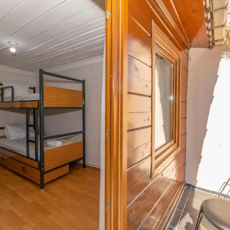 Hostel Taksim Wooden House *