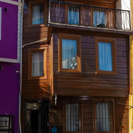 Taksim Wooden House Hostel *