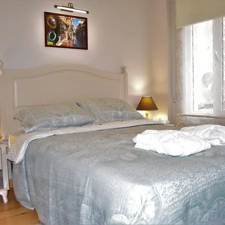 Hotel Emil House Apart