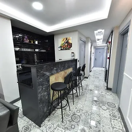 Almina Hotel