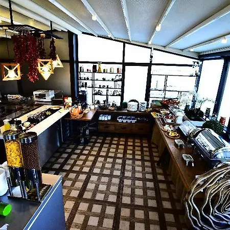 Bguest & Couette-café 3*