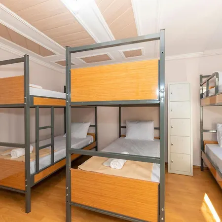 Hostel Taksim Wooden House *
