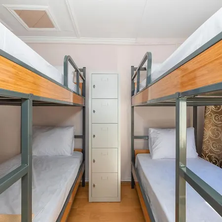 Hostel Taksim Wooden House