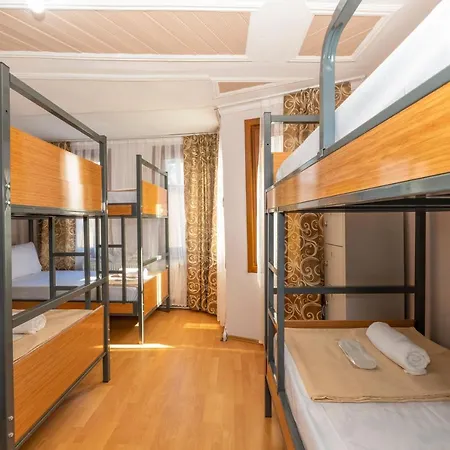 Hostel Taksim Wooden House *