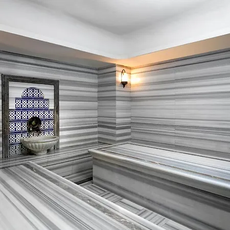 Hotel Titanic Business Kartal 5*
