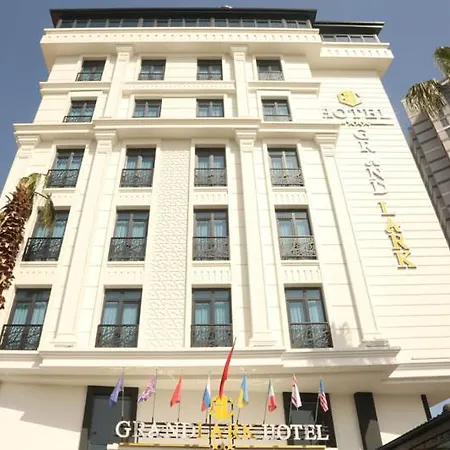 Grand Lark