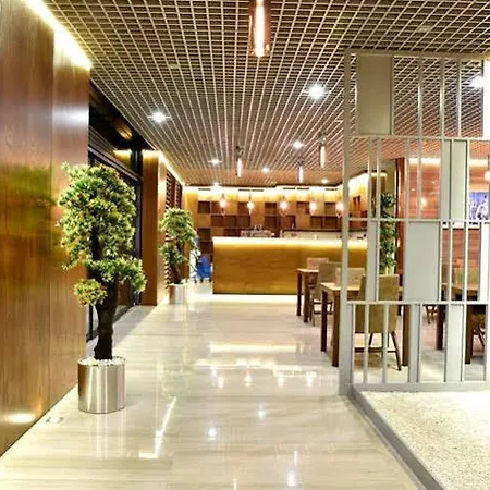 The Elegant Hotel 4*