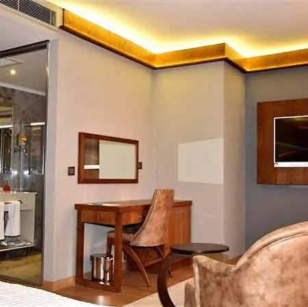 The Elegant Hotel 4*