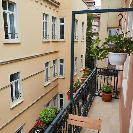 No 8 Galata *