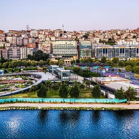 Clarion Golden Horn Hotel