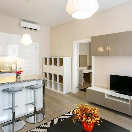 Deniz Apartment *