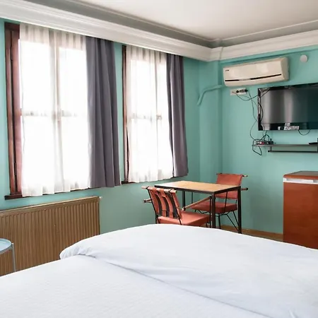 Hostel Yolohostel