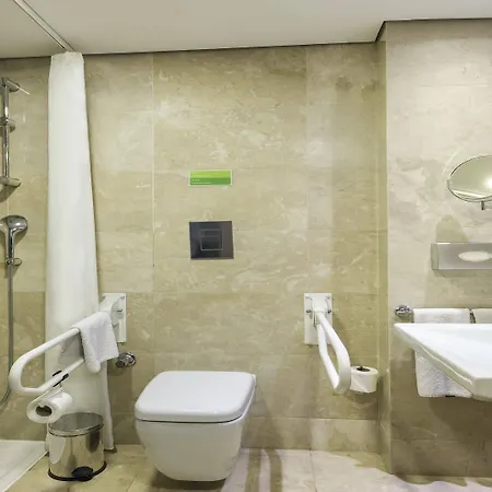 Holiday Old City By Ihg Hotel 4*