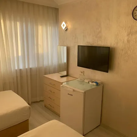 Hotel Adil Konak *