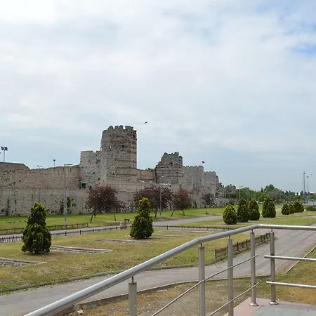Отель Golden Gate Topkapi Стамбул