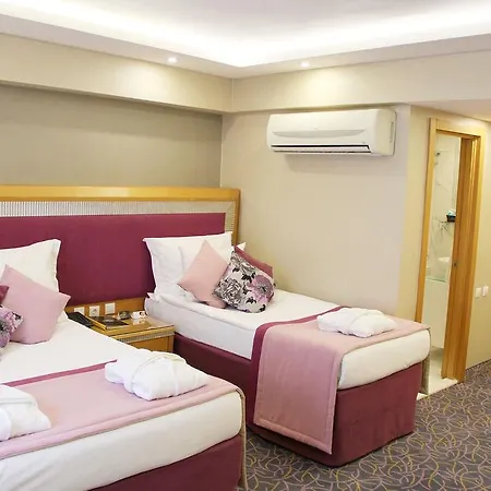 Hotel Carlton 4*