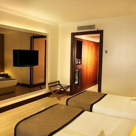 Hotel Occidental Taksim 4*