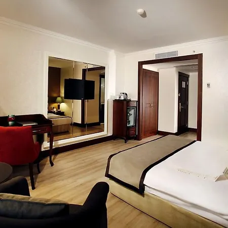 Hotel Occidental Taksim 4*