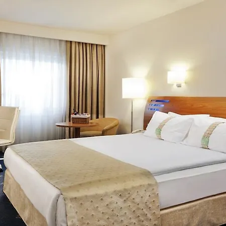 By Ihg 5*