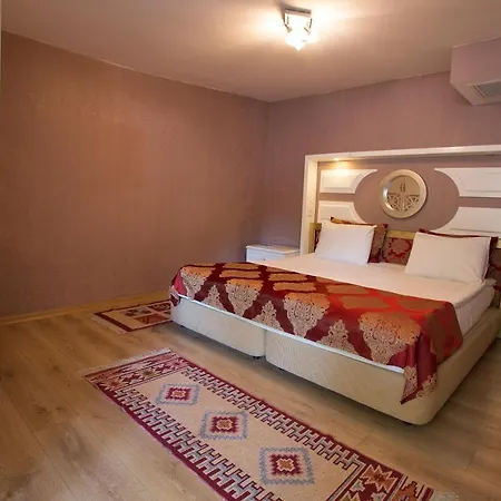 Queens Land Szálloda 2*
