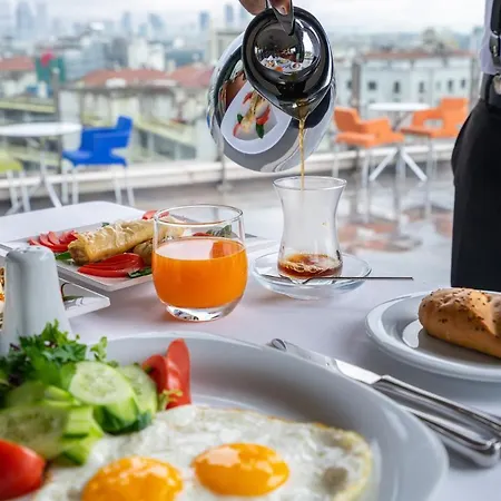 Point Taksim מלון 5*