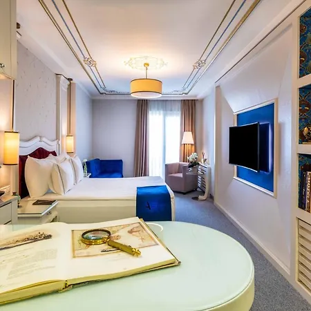 Amira Hotel