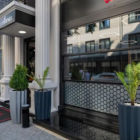 Confores Hotell