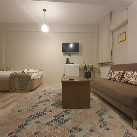 Carina Aparthotel 3*