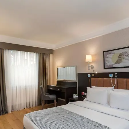 Holiday Old City By Ihg Hotel