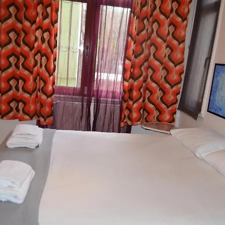 Apartmán A Sweet 2 Bedrooms Apart O-2 *