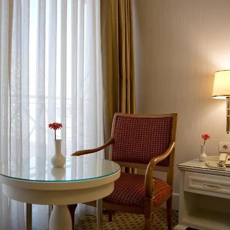 Taksim Metropark 4*