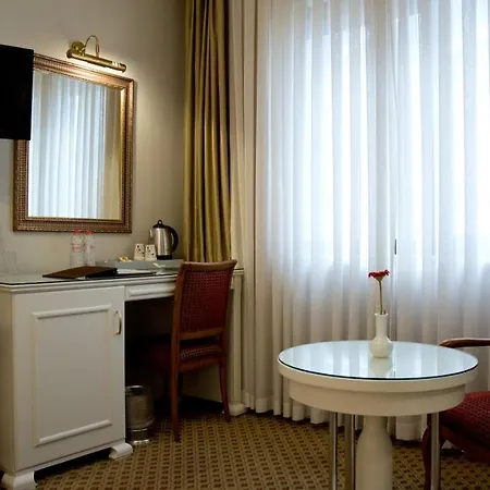 Taksim Metropark 4*