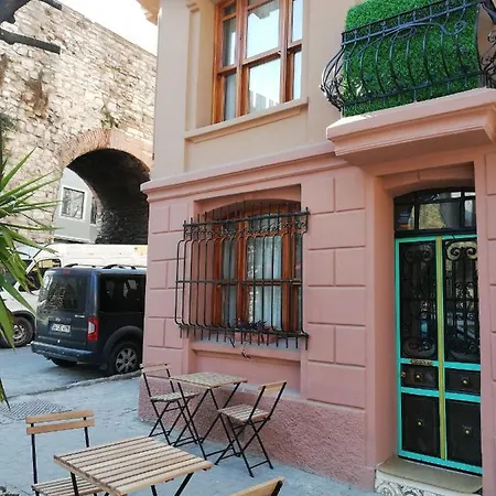 No 1 House By Valence Istambul