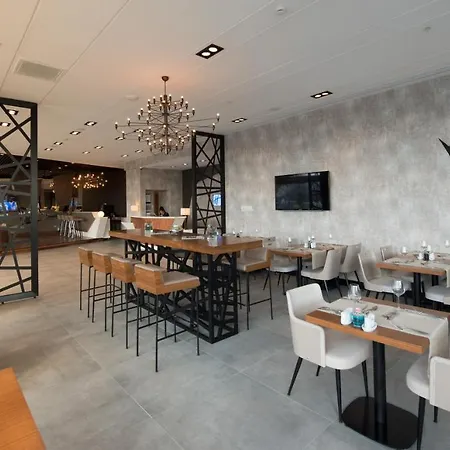 Hotel Liv 3*
