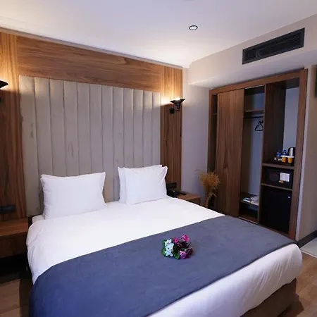 Mineo Taksim 4*