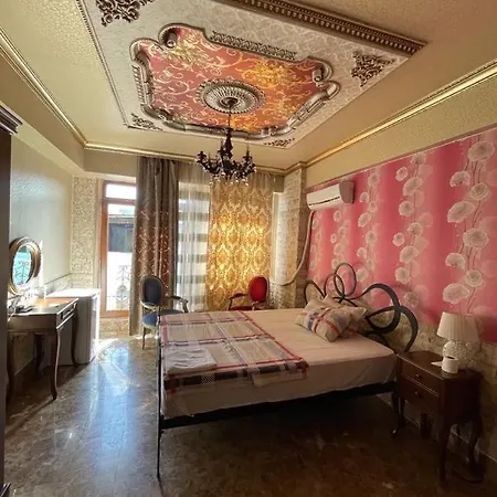 Dilek & Cafe فندق 3*